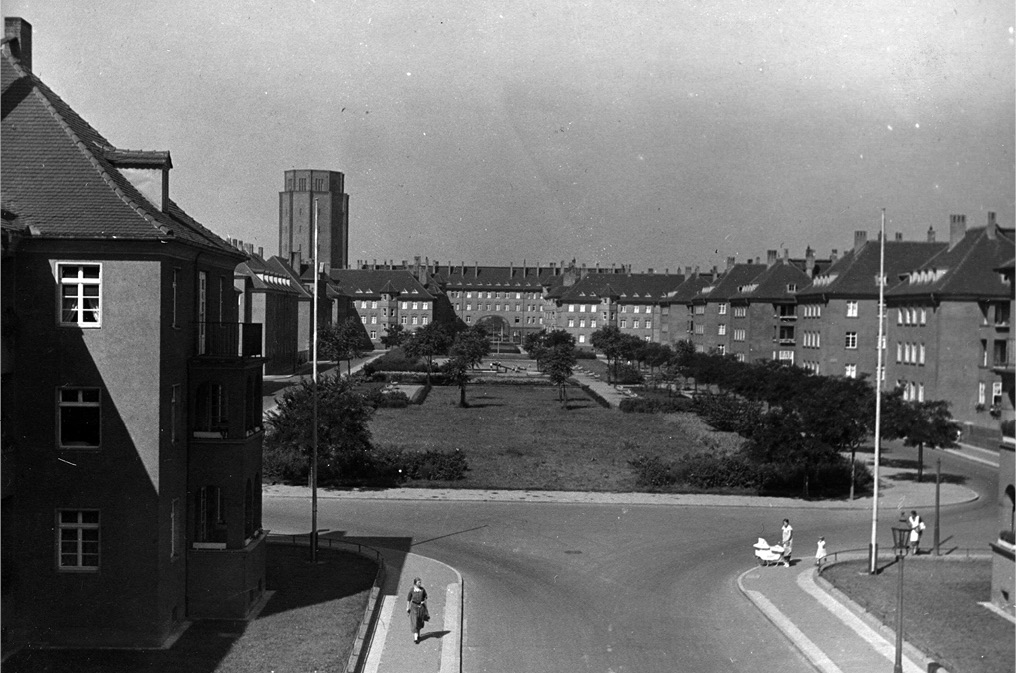 Lutherplatz estate with Wasserturm Süd