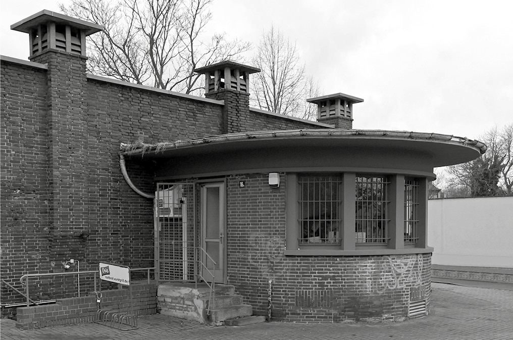 Transformer station with petrol station